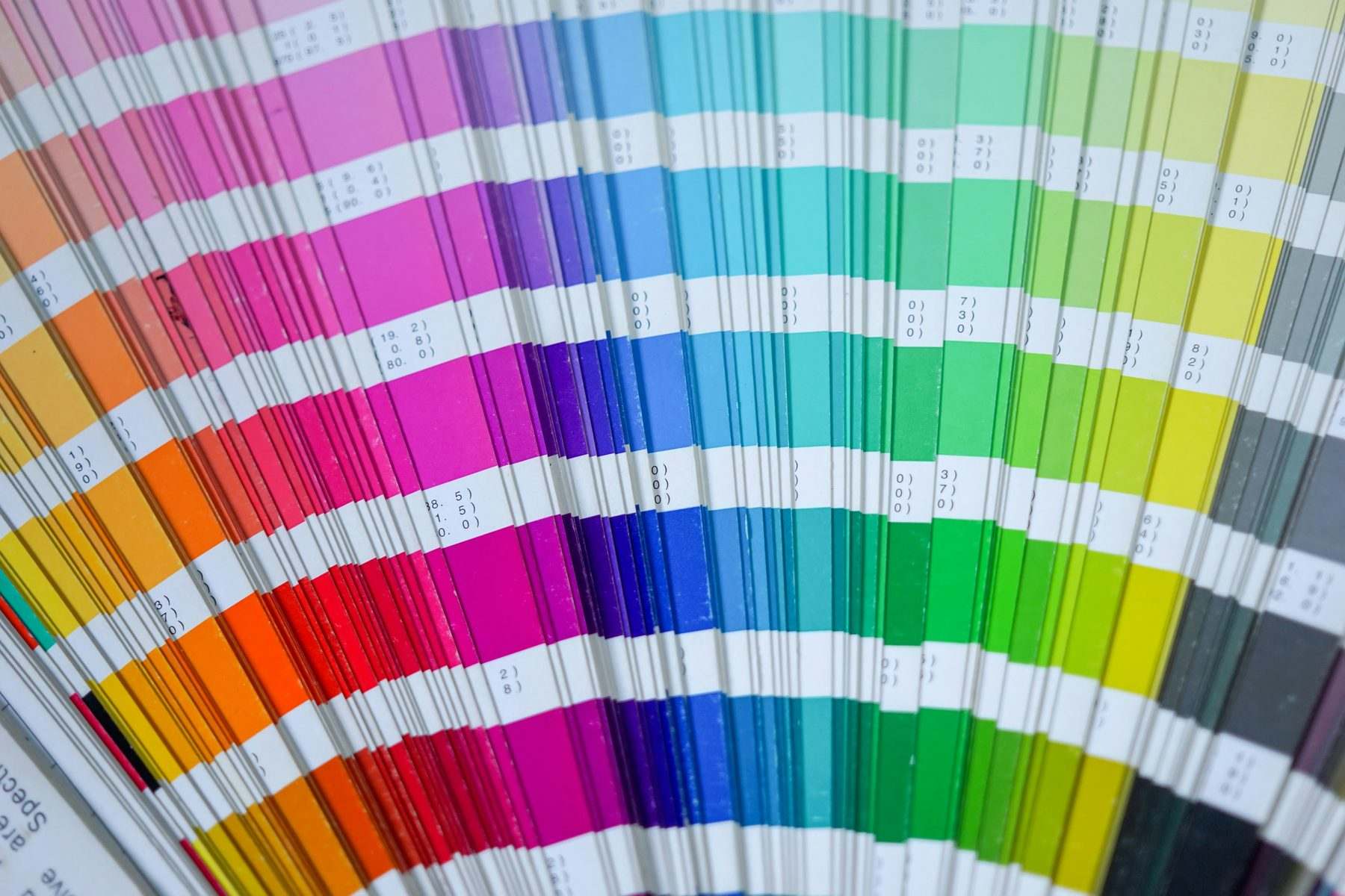 Guía de color con muestras de tinta, ilustración de cómo preparar un archivo para imprimir en GSC, Colinas de San Jerónimo, Monterrey